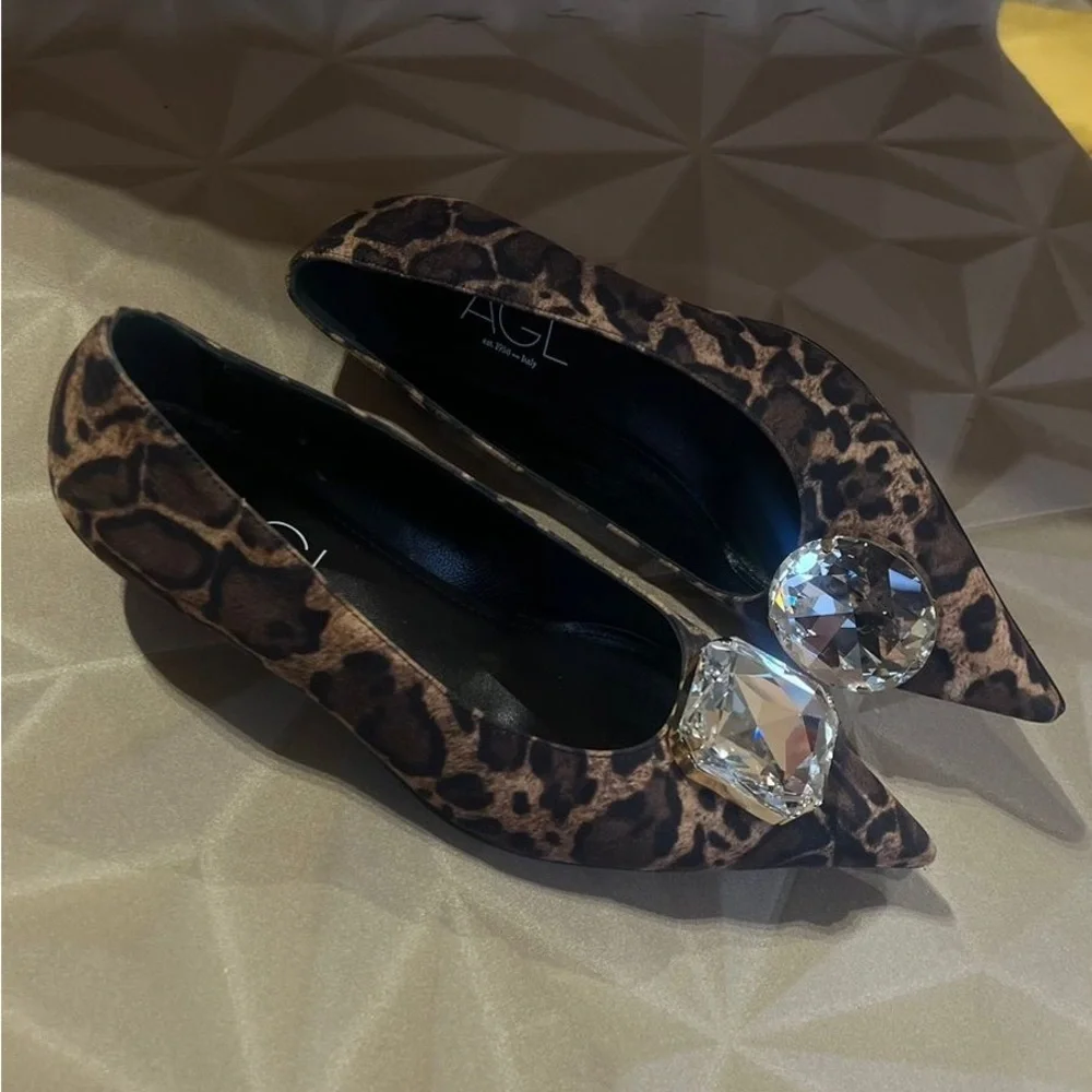 AGL Leopard Print kitten heel Women's pump with Crystal Embellishment NWT EU 36